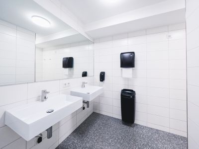 Tennishalle Ehrwald Sanitaeranlage 91